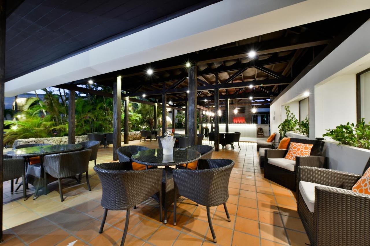 Talk Of The Town Beach Hotel & Beach Club By Gh Hoteles اورانجستاد المظهر الخارجي الصورة